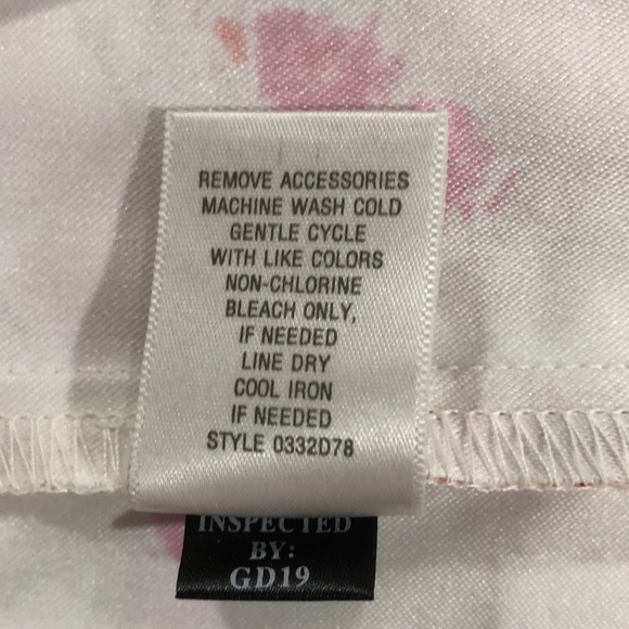 Designer cut-out label dress w/ lovely flower 🌺 - Picture 7 of 7